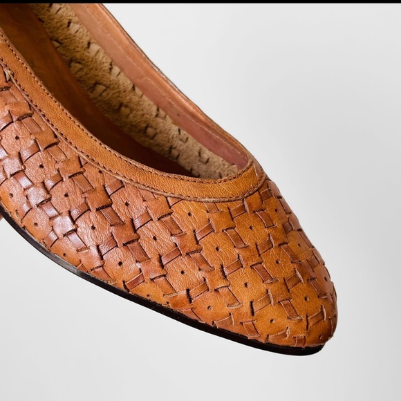 Woven leather low heels - Picture 6 of 6